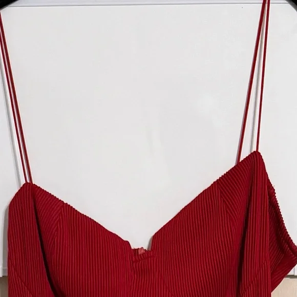 SHAPE RED PLISSE STRAPPY CUP DETAIL MIDAXI DRESS - Picture 6 of 8